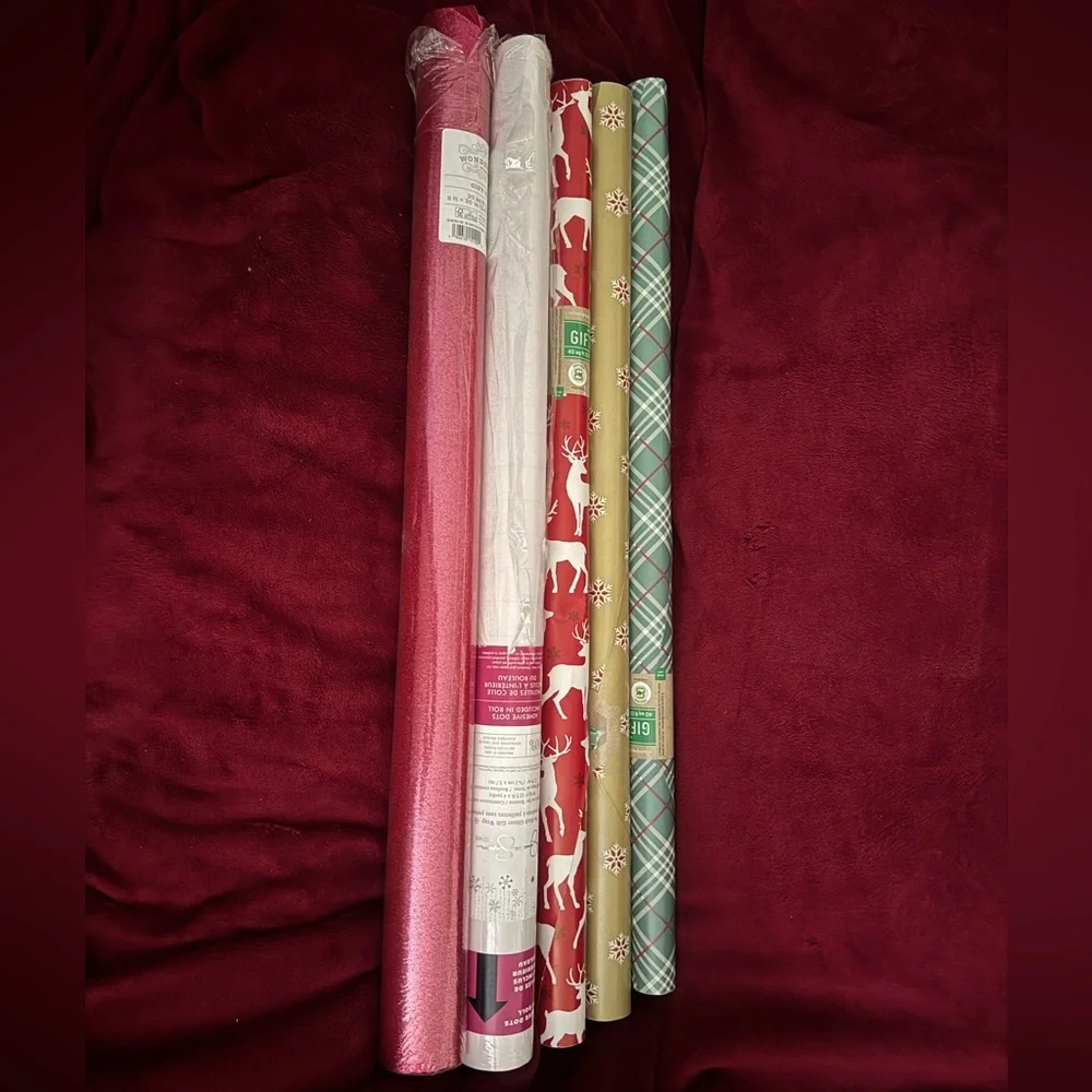 Jessica Simpson Holiday Gift Wrap Set - Pink, White, Red, Green